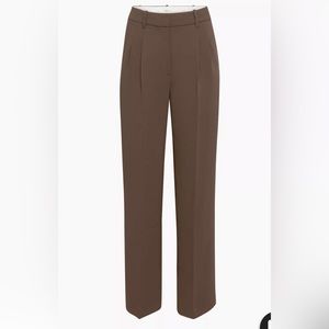 NWOT Aritzia effortless pants Regular size 0
Color mocha brown 
No tags